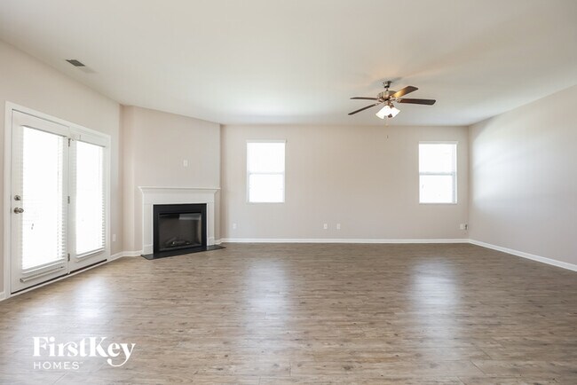 Building Photo - 204 Autumn Terrace Ln