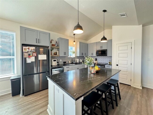 Building Photo - 853 Cypress Ln