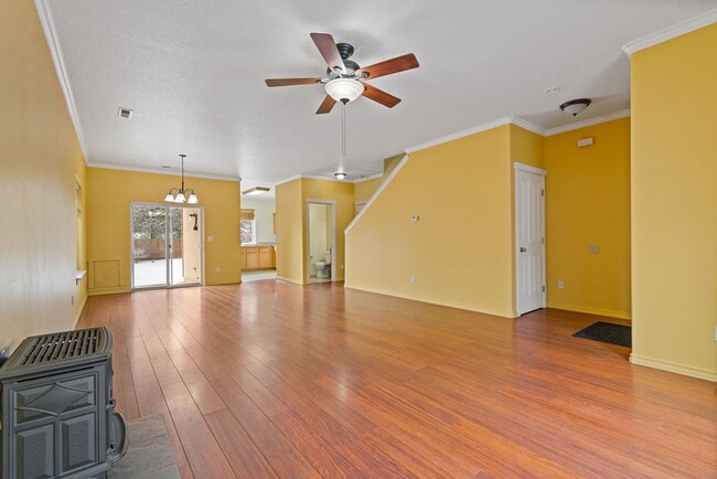 Building Photo - GREAT, SPACIOUS LAYOUT! HARD SURFACE FLOOR...