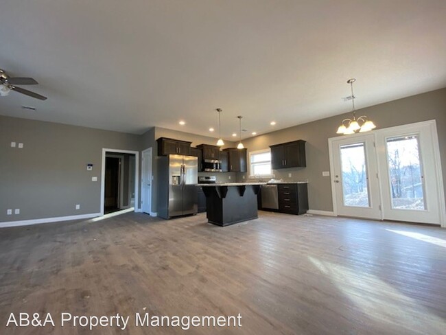 Foto del edificio - 2 br, 2 bath House - 680 Sycamore