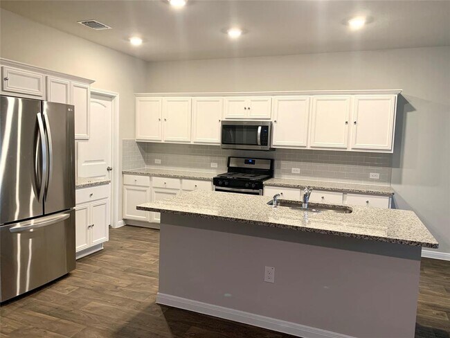 Building Photo - 14012 Levy Ln