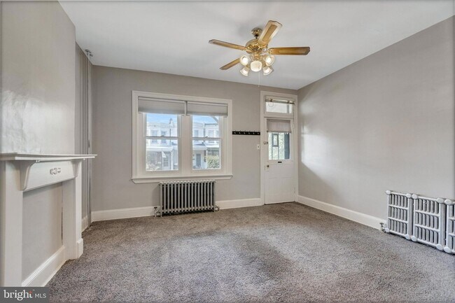 Building Photo - 427 Ripka St