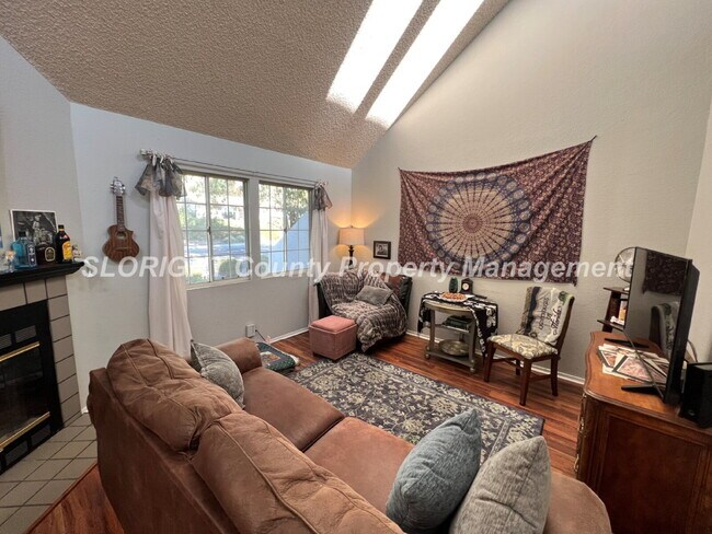 Foto del edificio - AVAILABLE AUGUST - Upstairs San Luis Obispo Condo - 2 Bedroom / 1 Bathroom