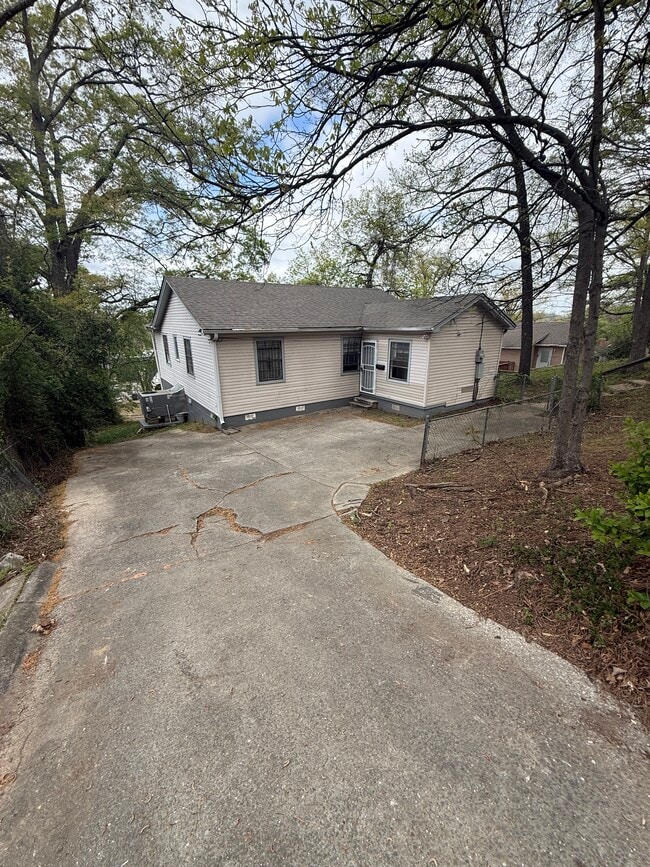 Building Photo - 2621 20th Street Ensley