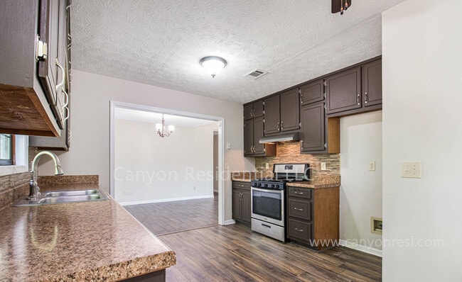 Foto del edificio - 950 Sideline Ct