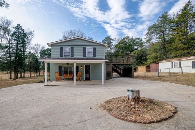 Foto del edificio - Newly Renovated - Move In Ready Home! 5 Bedrooms 3 Bathrooms