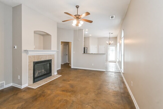 Foto del edificio - 6951 Parkbrook Ln