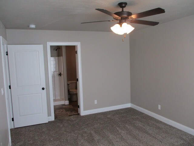 Building Photo - 3 Bedroom - 2.5 bathroom - in the heart of...