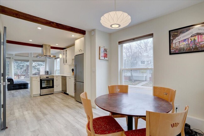 Foto del edificio - Stunning Remodeled Townhome in North Boulder