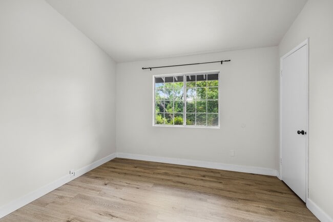 Foto del edificio - 5348 Redding Rd