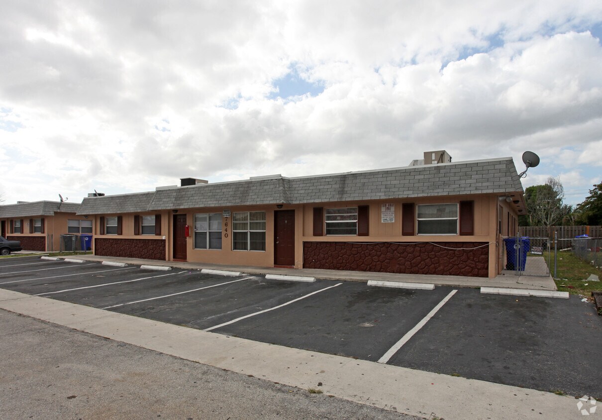 Foto del edificio - 7640 SW 10th Ct