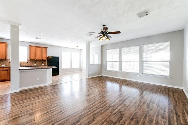 Foto del edificio - 30030 Saw Oaks Dr