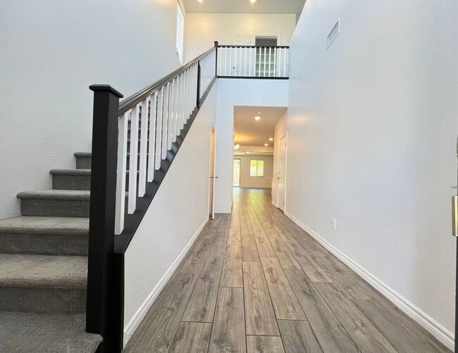 Building Photo - Beautiful 4-Bedroom Home with Dual Primary Suites in Henderson!