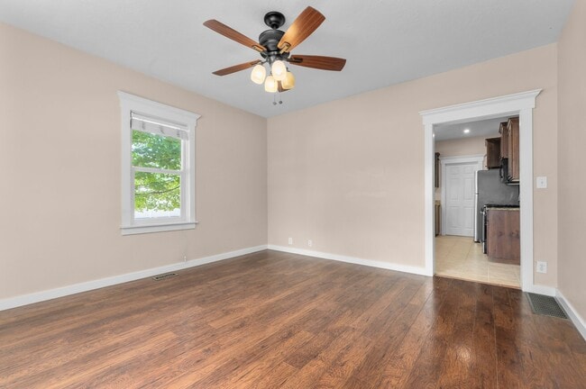 Building Photo - 503 E 900 S