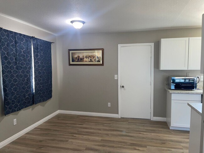 Foto del edificio - Modern Living in California City