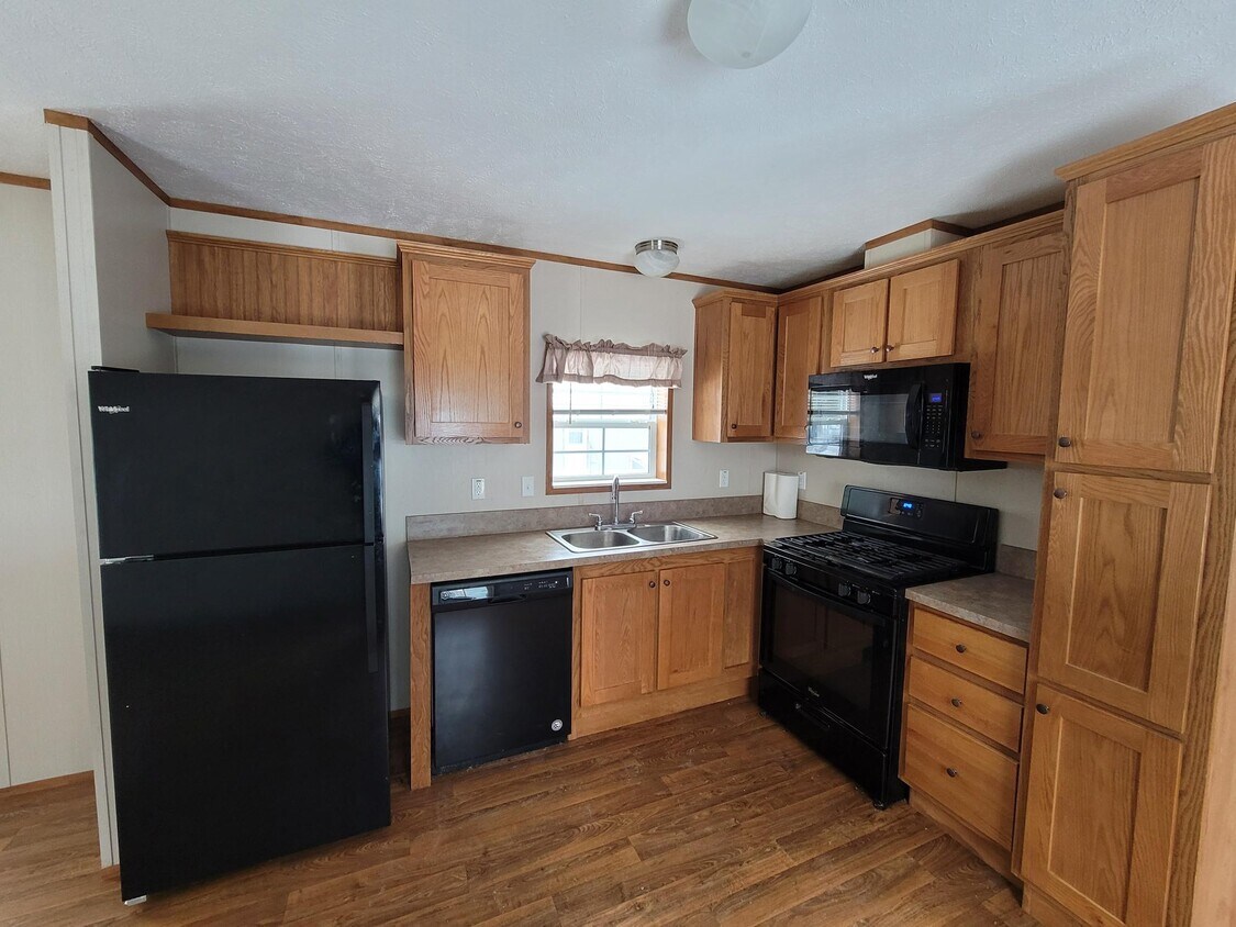 16 Woodside Ln, Weedsport, NY 13166 House for Rent in Weedsport, NY