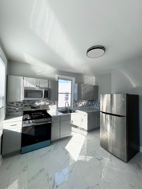 Kitchen - 233 21st St