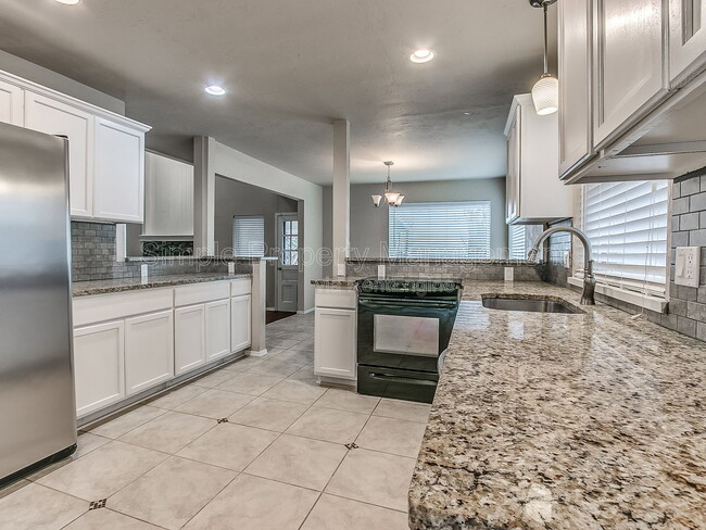 Building Photo - 10824 Admiral Dr