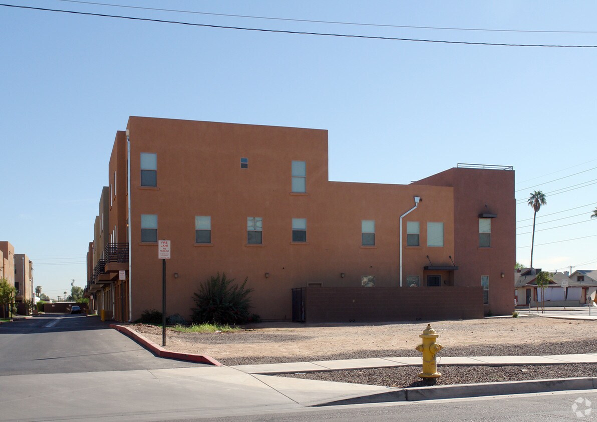 Foto del edificio - Artisan Village