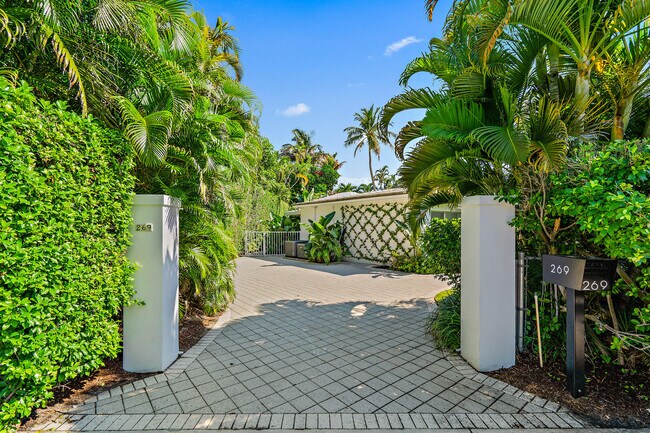 Foto del edificio - 269 Jamaica Ln