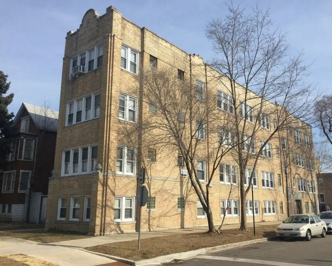 Building Photo - 3520 W Cullom Ave