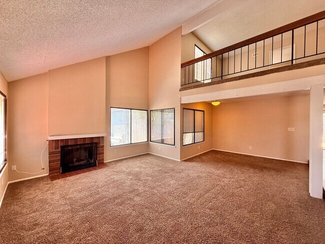 Foto del edificio - Fabulous 4 bedroom 2 1/2 Bath Home!
