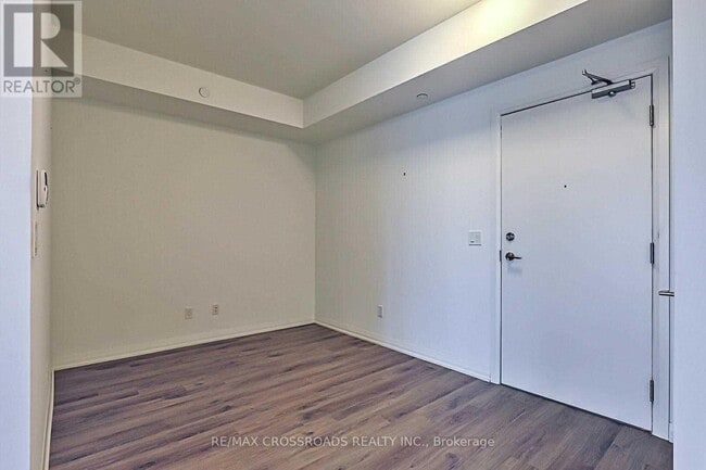 Building Photo - 65 Oneida Crescent