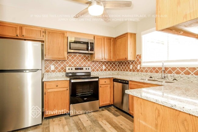 Foto del edificio - 8714 W Lawrence Ln