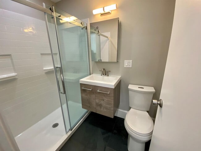 Building Photo - 25 Elmer St