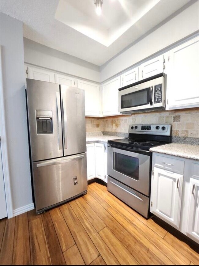 Foto del edificio - 921 Marine Dr