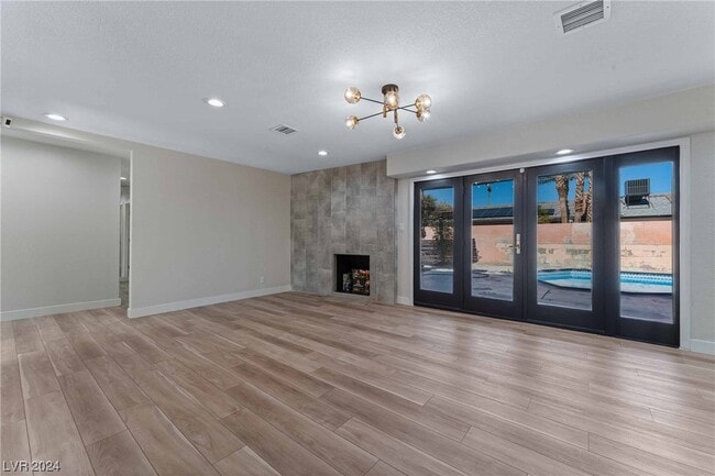 Building Photo - 2612 W Oakey Blvd