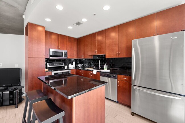 Foto del edificio - 777 N Ashley Dr