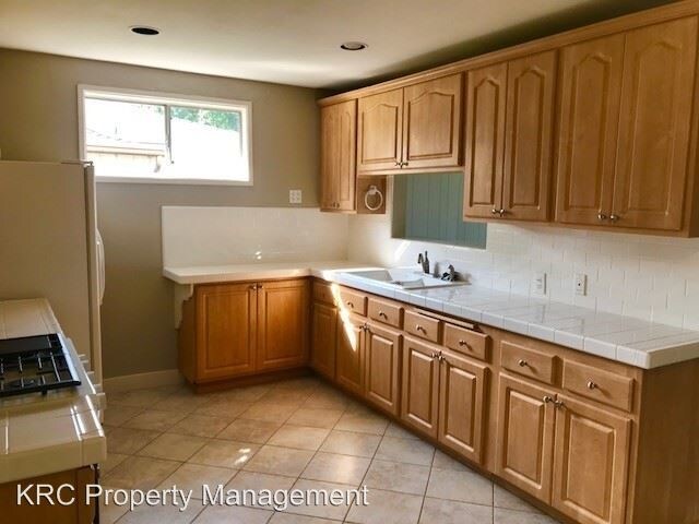 Building Photo - 4 br, 2 bath House - 1701 S. Horne Street