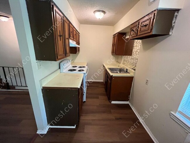 Foto del edificio - 925 Shallowford Rd
