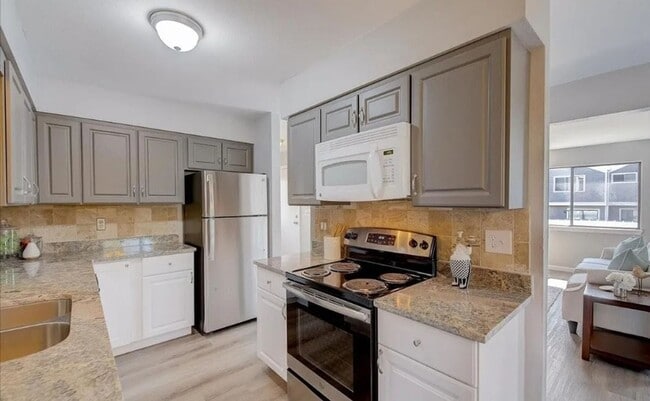 Building Photo - 6785 W 84th Way