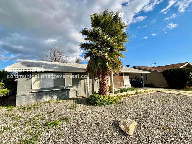 Building Photo - 55+ Adult Community - 2 Bed/1 Bath Home with Carport / Pet-Friendly / Vouchers Accepted / Availab...