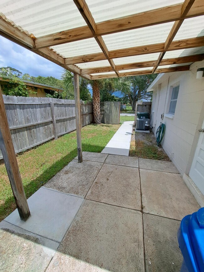 Fenced in Back Yard with Covered Patio - 90 Fulton Dr SE