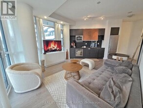 Building Photo - 99 The Donway W