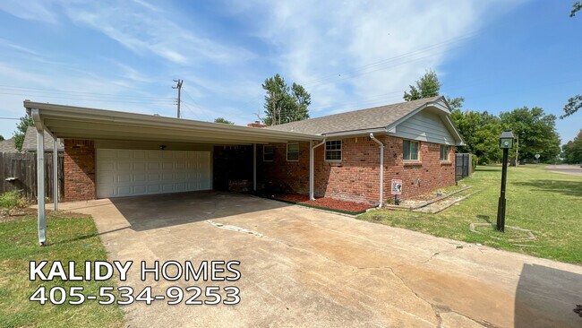 Foto del edificio - 702 Amity Ln