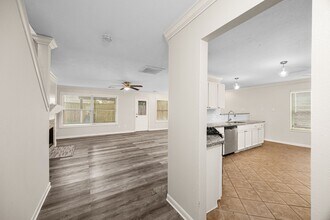 Building Photo - 11843 Sunny Stream Dr