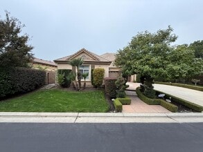 Building Photo - 10637 N Lochmoor Ln