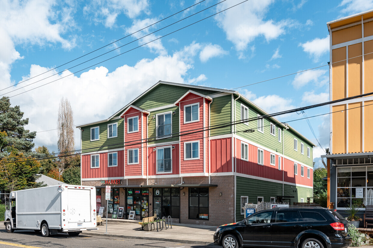 Foto del edificio - 12910 E Marginal Way S