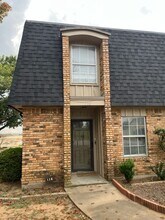 Building Photo - 110-116 Meadow View Dr