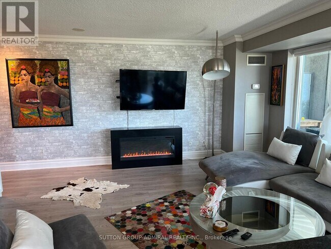 Photo du bâtiment - 2121 Lake Shore Blvd W