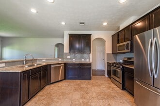 Building Photo - 26302 Fox Ridge Ln