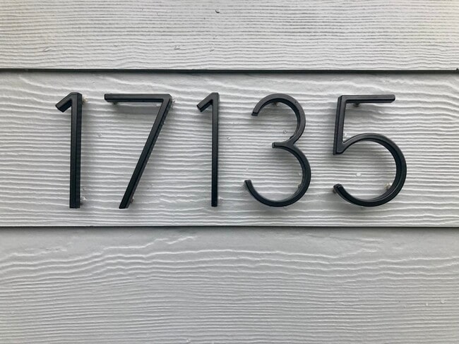 Foto del edificio - 17135 Beers Ave