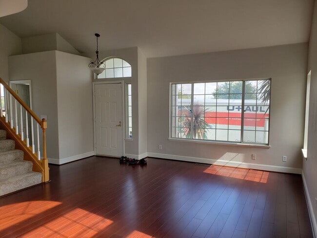 Building Photo - Charming 4 bedroom 2.5 Bath home in Antioc...