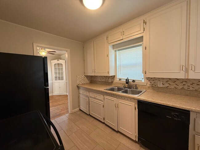 Foto del edificio - 743 S Fountain St