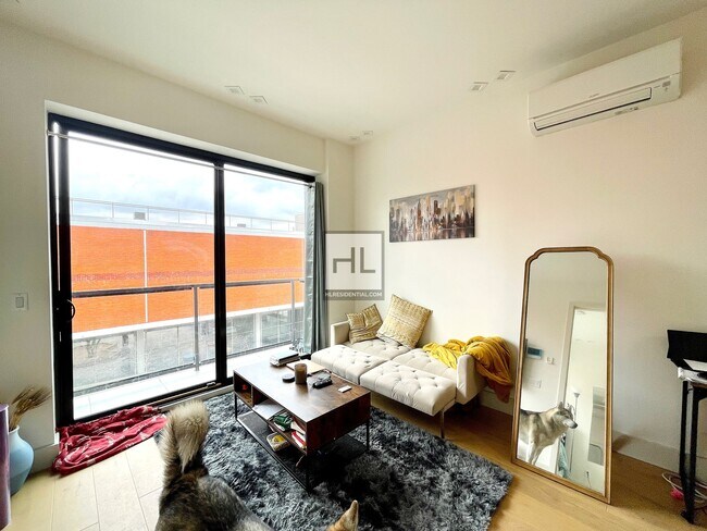 Building Photo - LEASE TAKEOVER Spacious 1 Bed + W/D | Deca...