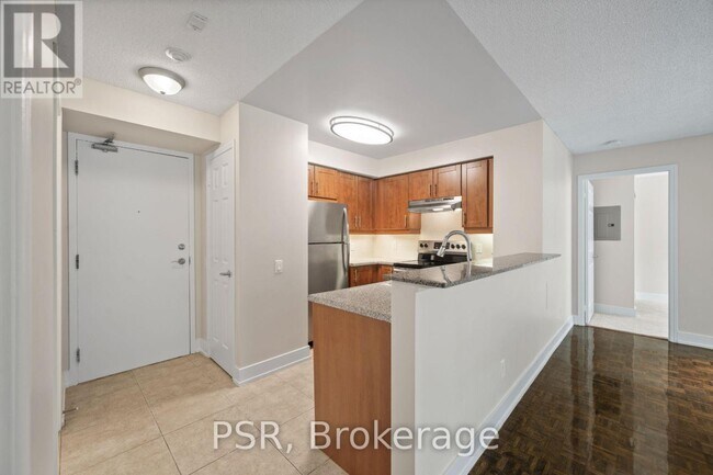 Building Photo - 515 Rosewell Ave